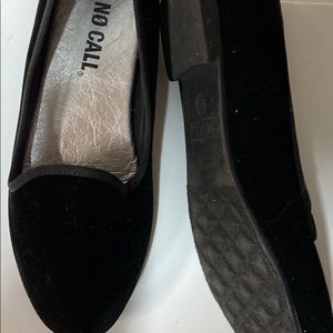 Women’s size 7.5 black velvet flats